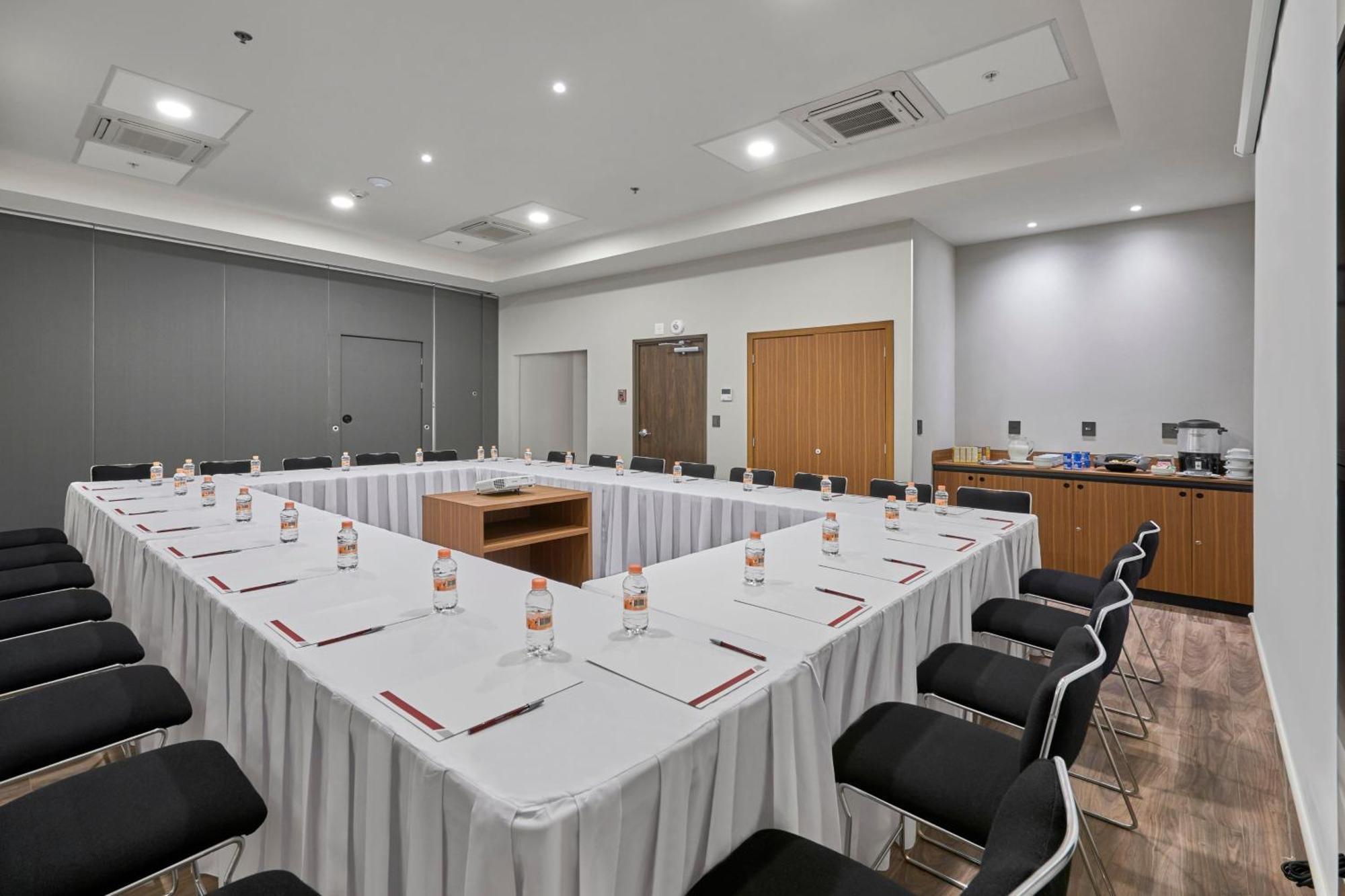 City Express Suites By Marriott Silao Aeropuerto Buitenkant foto
