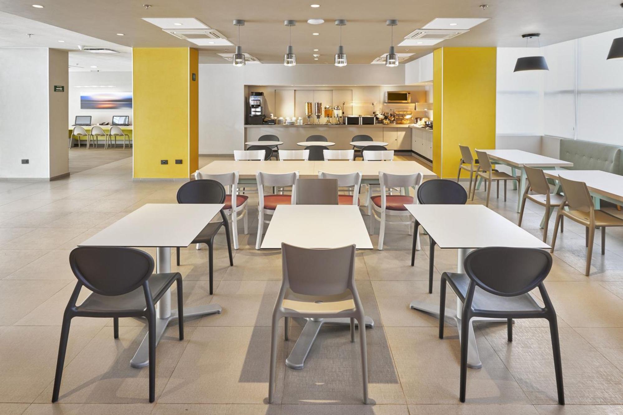 City Express Suites By Marriott Silao Aeropuerto Buitenkant foto