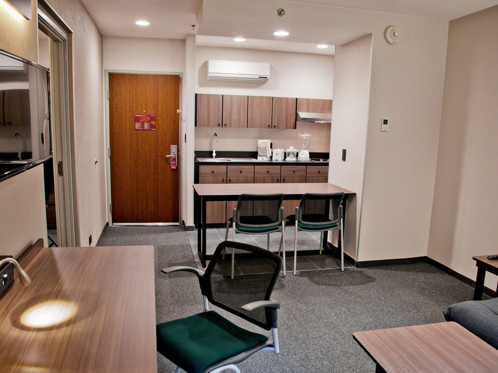 City Express Suites By Marriott Silao Aeropuerto Buitenkant foto