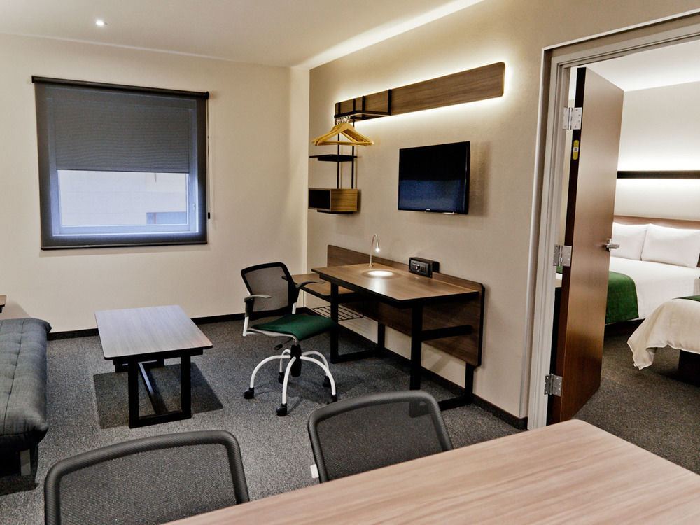 City Express Suites By Marriott Silao Aeropuerto Buitenkant foto